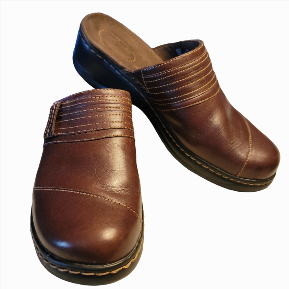 Clarks mules leather brown stitching adorned 11M office comfy